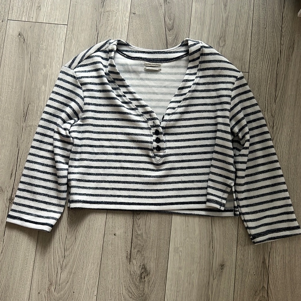 Urban Outfitters Blue and White Stripped Button Down Pullover